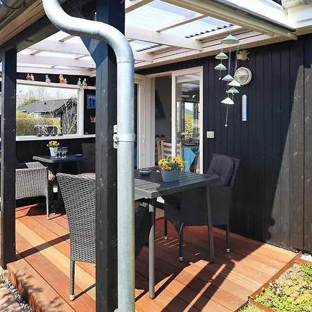 度假居 4 Person In 阿森斯