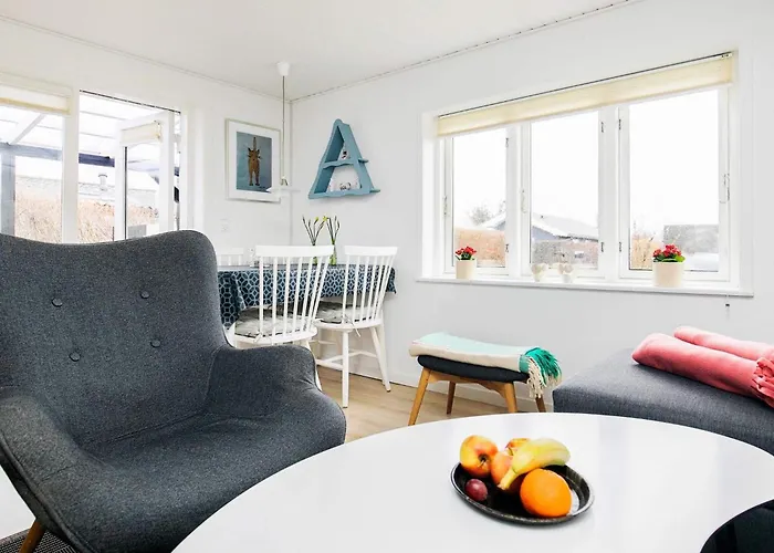 4 Person In * أسّينس