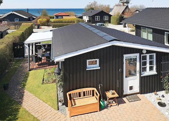 4 Person In أسّينس